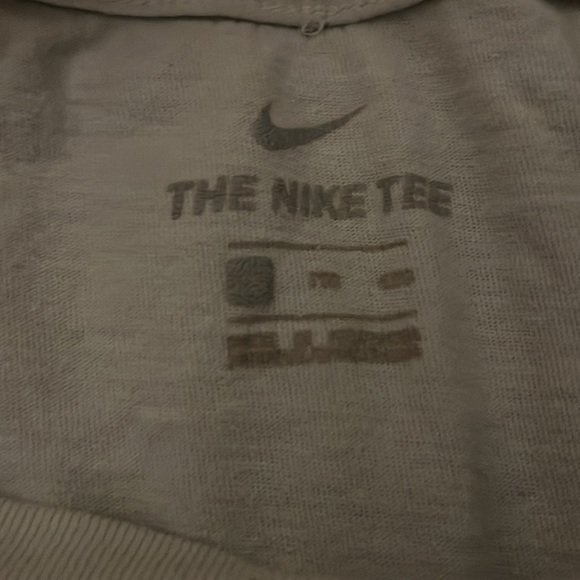 Nike shirts and one jordan - Picture 11 of 11